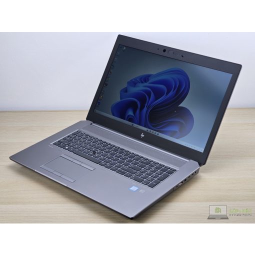 HP Zbook 17 G6 + Nvidia RTX 4000 8GB  / INTEL XEON E-2286M / 64GB memória / 512GB SSD