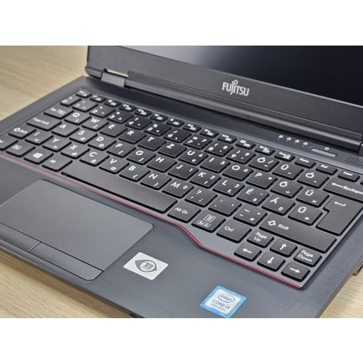 Használt Fujitsu LifeBook U727 laptop, i3-8130U, 16GB RAM, 256GB SSD, magyar billentyűzet