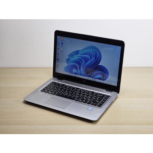 HP EliteBook 840 G4 / i5-7300U / 8GB RAM / 256GB SSD / Érintőképernyős /Magyar billentyűzet