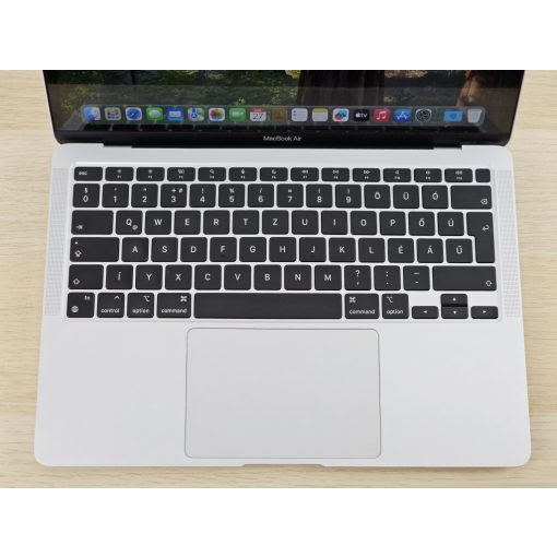 Apple MacBook Air 2020 / M1 / 8GB RAM / 256GB SSD / Magyar billentyűzet Laptop
