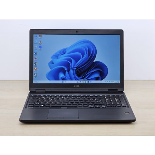 Dell Latitude 5580 Laptop / i7-7600U / 16GB RAM / 256GB SSD 