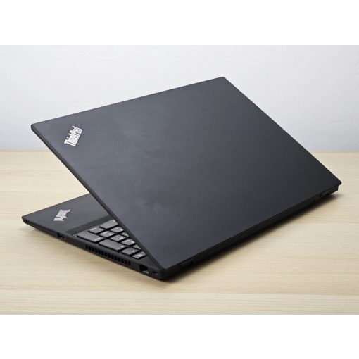 Lenovo ThinkPad T15 Gen 1 – i7-10610U, 16GB RAM, 512GB SSD, NVIDIA grafika