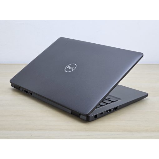 Dell Latitude 5300 Laptop / i7-8665U / 8GB RAM / 256GB SSD / FHD / Érintőképernyős