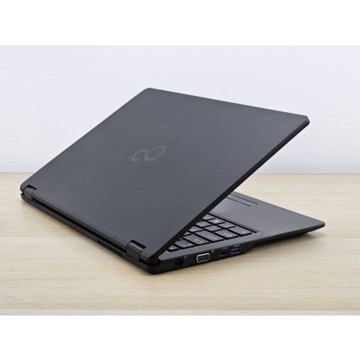 Fujitsu LifeBook laptop u749 / i5-8365U / 8GB RAM / 256GB SSD / Magyar billentyűzet
