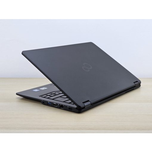 Fujitsu LifeBook laptop u749 / i5-8365U / 8GB RAM / 256GB SSD / Magyar billentyűzet