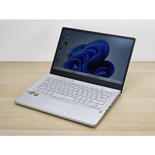 Asus ROG Zephyrus G14 GA401 Gamer / AMD Ryzen 7 / 16GB RAM / 512GB SSD / Magyar billentyűzet