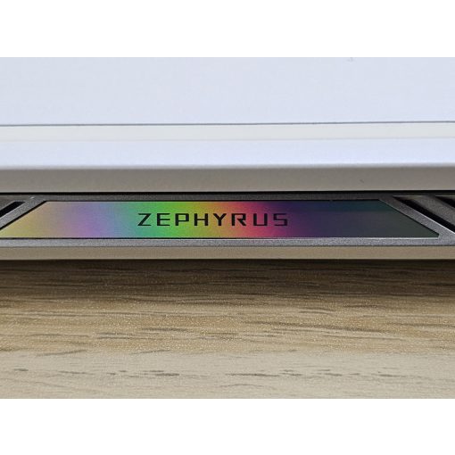 Asus ROG Zephyrus G14 GA401 Gamer / AMD Ryzen 7 / 16GB RAM / 512GB SSD / Magyar billentyűzet