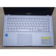 Asus VivoBook X515EA / I3-1115G4 / 8GB RAM / 512GB SSD