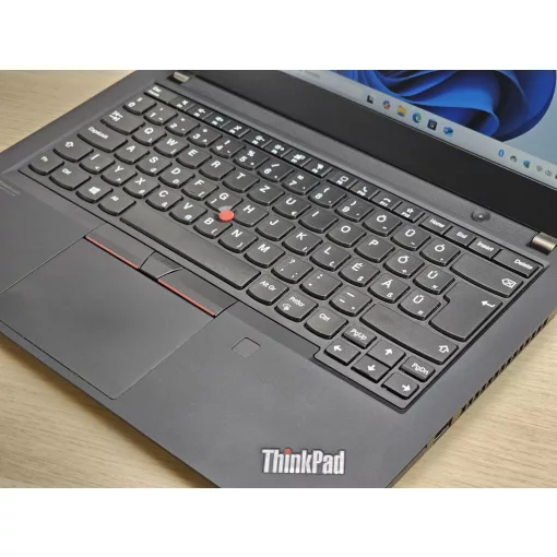 Lenovo ThinkPad T14 Gen 1 / i5-102100U / 8GB RAM / 256GB SSD / Magyar billentyűzet