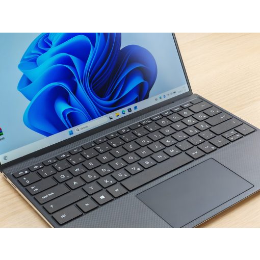 Dell XPS 13 9300 Laptop / i5-1035G1 / 8GB RAM / 512GB SSD / Magyar billentyűzet