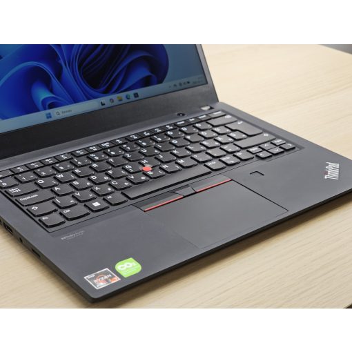 Lenovo ThinkPad P14s Gen 2 / AMD Ryzen 7 Pro 5850U / 16GB RAM / 512GB SSD / Magyar billentyűzet