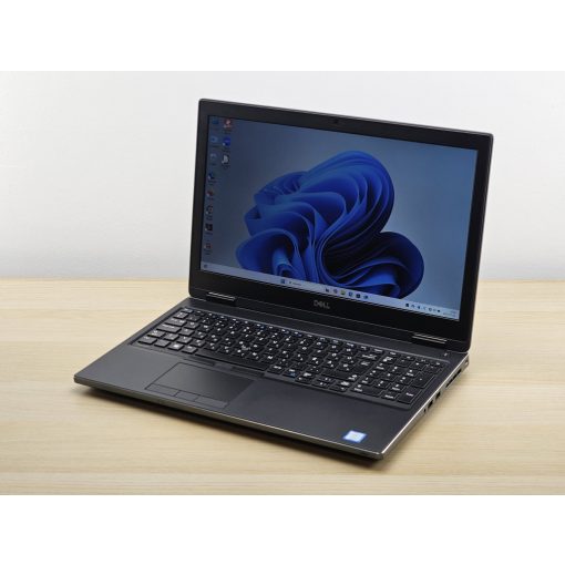 Használt Dell Precision 7530 laptop, Intel i7-8750H, 32GB RAM, 512GB SSD, felújított, garanciával