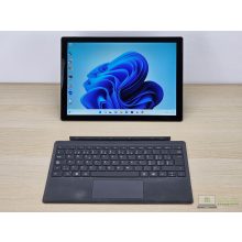 Microsoft Surface Pro 6 / Tablet laptop / i5-8350U / 8GB RAM / 256GB SSD / Érintőképernyős