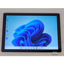 Microsoft Surface Pro 6 / Tablet laptop / i5-8350U / 8GB RAM / 256GB SSD / Érintőképernyős