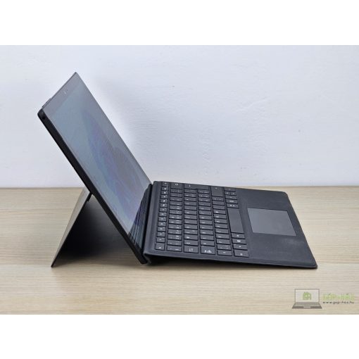 Microsoft Surface Pro 6 / Tablet laptop / i5-8350U / 8GB RAM / 256GB SSD / Érintőképernyős