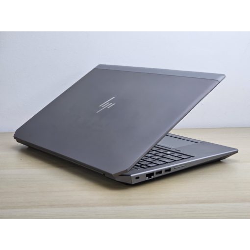 HP Zbook 15 G5 + NVIDIA / i7-8750H / 16GB RAM / 256GB SSD / Magyar billentyűzet