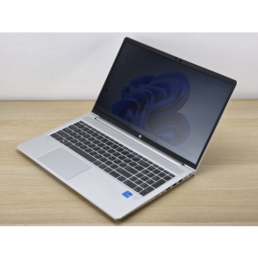 HP ProBook 450 G8 + Iris XE / i5 -1135G7 / 8GB RAM / 256GB SSD Magyarosított / F