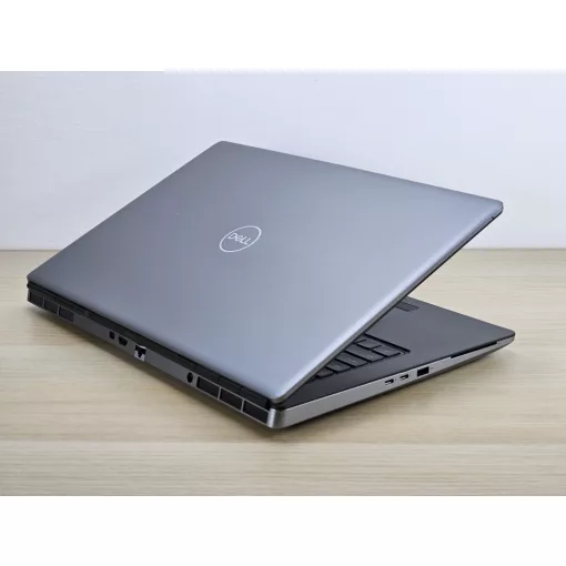 Dell Precision 7750 / i5-10400H / 24GB RAM / 256GB SSD / SZH