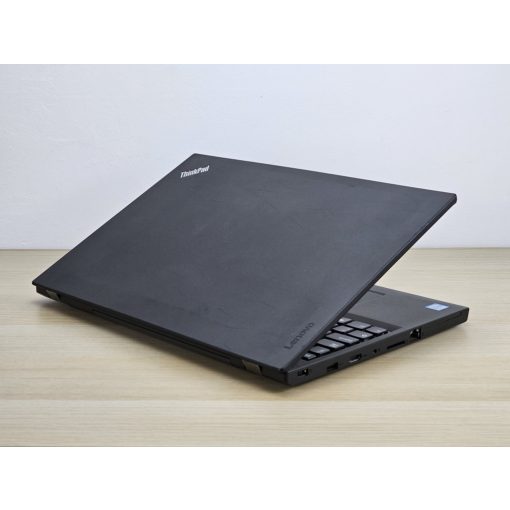 Lenovo ThinkPad T560 Laptop / i5-6300U / 8GB RAM / 256GB SSD / Magyar billentyűzet