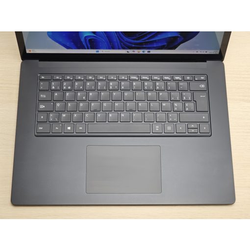 Microsoft Surface Laptop 3 / i5-1035G7 / 16GB RAM / 256GB SSD / Érintőképernyős 