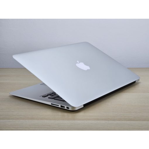 Apple MacBook Air 13 2017 – i5, 8GB RAM, 128GB SSD, magyar billentyűzet