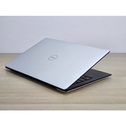 Dell XPS 13 7390 Laptop / i5-10210U / 8GB RAM / 256GB SSD