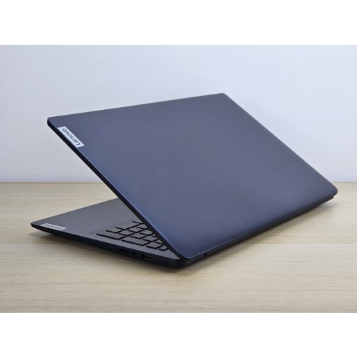 Lenovo Ideapad 3 / i3-1115G4 / 8GB RAM / 256GB SSD / Magyar billentyűzet