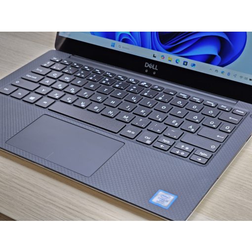 Dell XPS 13 9370 – i5-8350U, 16GB RAM, 256GB SSD, érintőképernyős, magyar billentyűzetes prémium ultrabook