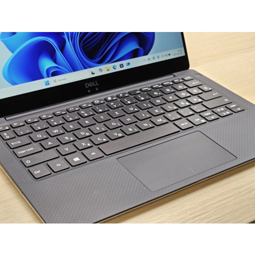 Dell XPS 13 9370 – i5-8350U, 16GB RAM, 256GB SSD, érintőképernyős, magyar billentyűzetes prémium ultrabook