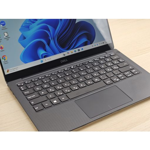 Dell XPS 13 9305 Laptop / i5-1035G1 / 8GB RAM / 512GB SSD / Magyar billentyűzet