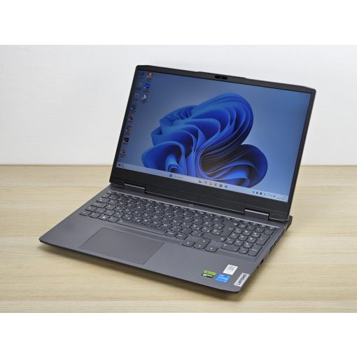 Lenovo LOQ 15IRH8 GAMER / i5-12450H / 16GB RAM / 512GB SSD / Magyar billentyűzet