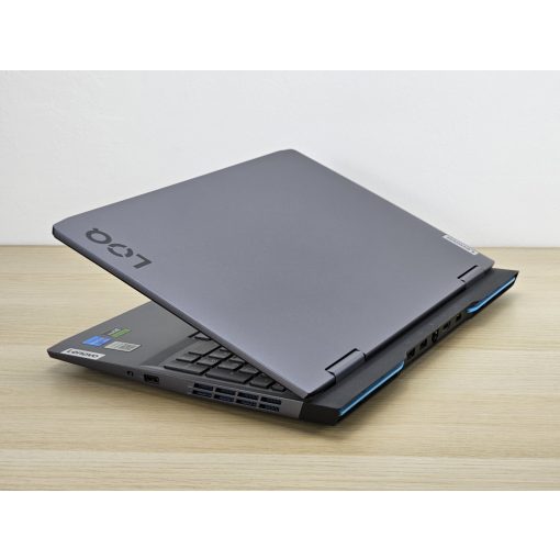 Lenovo LOQ 15IRH8 GAMER / i5-12450H / 16GB RAM / 512GB SSD / Magyar billentyűzet