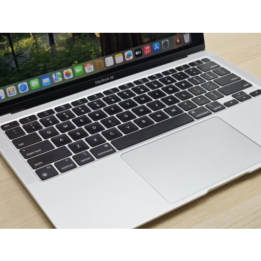 Apple MacBook Air 2020 – M1 chip, 8GB RAM, 256GB SSD
