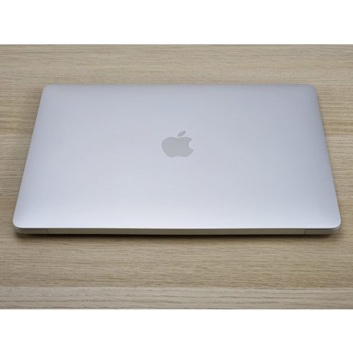 Apple MacBook Air 2020 – M1 chip, 8GB RAM, 256GB SSD