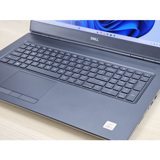 Dell Precision 7750 / i5-10400H / 24GB RAM / 256GB SSD