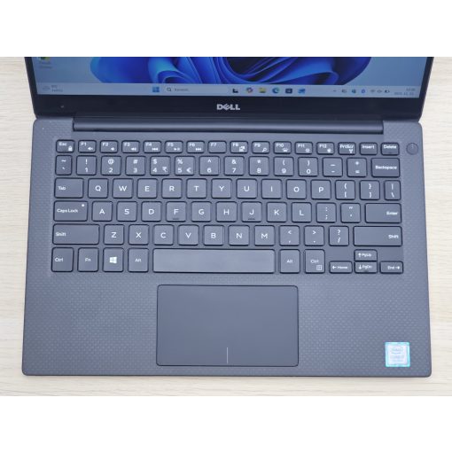 Dell XPS 13 9360 Laptop  / i7-7500U / 8GB RAM / 256GB SSD / Érintőképernyős