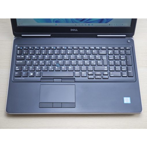 Dell Precision 7520 + Nvidia / i7-7820HQ / 32GB RAM / 512GB SSD / Magyar billentyűzet