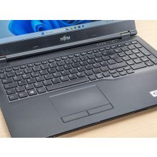 Fujitsu LifeBook E559 Laptop / i3-8145U / 8GB RAM / 256GB SSD