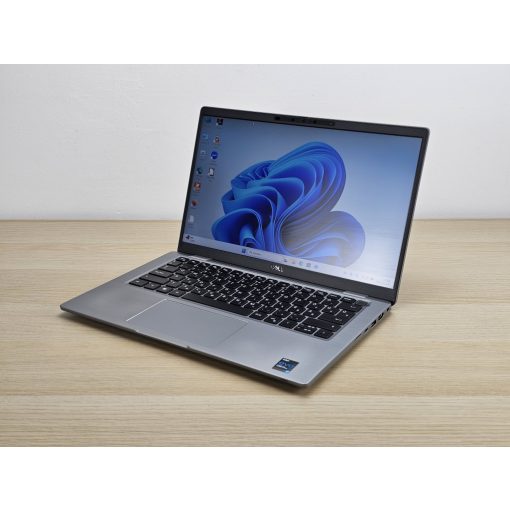 Dell Latitude 7420 4K Laptop + IRIS XE / i7-1185G7 / 16GB RAM / 512GB SSD / Magyar billentyűzet