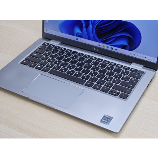 Dell Latitude 7420 4K Laptop + IRIS XE / i7-1185G7 / 16GB RAM / 512GB SSD / Magyar billentyűzet