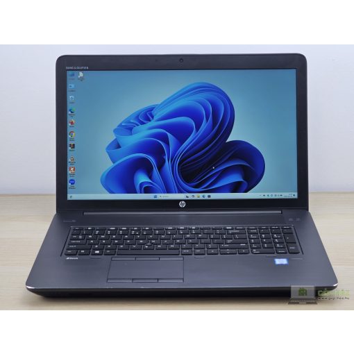 HP Zbook 17 G3 + Nvidia / INTEL XEON E3-1535m v5 / 16GB RAM / 256GB SSD
