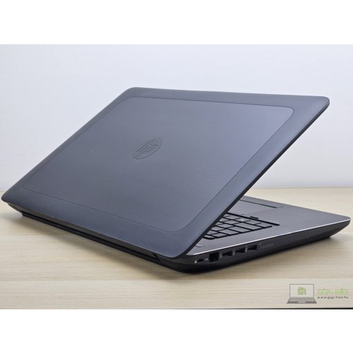 HP Zbook 17 G3 + Nvidia / INTEL XEON E3-1535m v5 / 16GB RAM / 256GB SSD