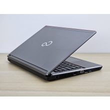 Fujitsu LifeBook laptop E746 / i5-6300U / 8GB RAM / 256GB SSD / Magyar billentyűzet