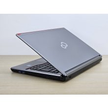Fujitsu LifeBook laptop E746 / i5-6300U / 8GB RAM / 256GB SSD / Magyar billentyűzet