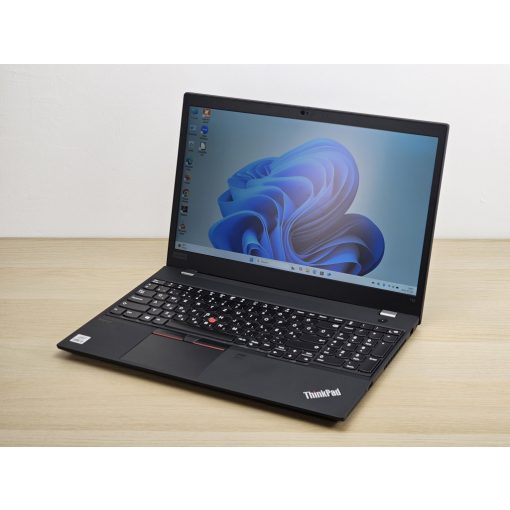 Lenovo ThinkPad T15 Gen 1 / i5-10210U / 16GB RAM / 256B SSD / Érintőképernyős / Magyar billentyűzet