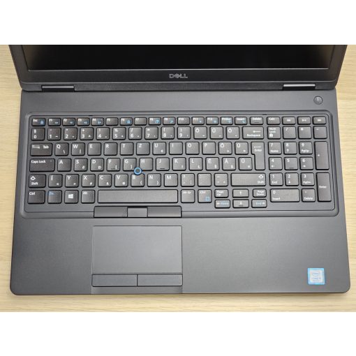 Dell Latitude 5590 laptop / i5-8250U / 8GB RAM / 256GB SSD / Magyar billentyűzet 