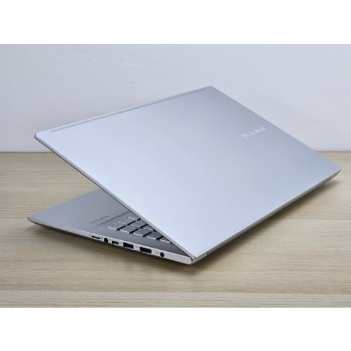 Asus VivoBook K513E / I3-1115G4 / 8GB RAM /256GB SSD