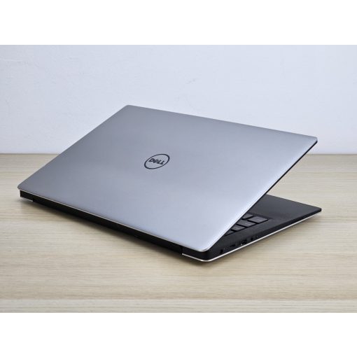 Dell XPS 13 9350 Laptop / i5-6200U / 4GB RAM / 128GB SSD