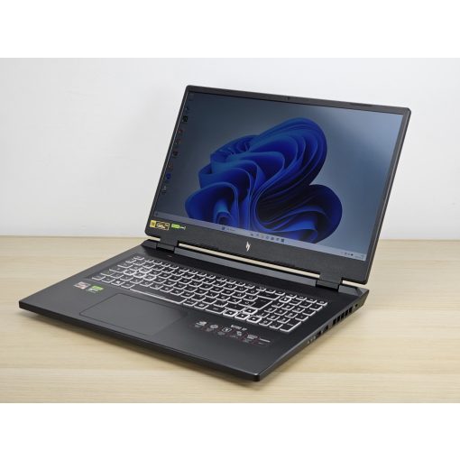 Acer Nitro 17 Gamer Laptop + Nvidia RTX 4050 / AMD RYZEN 7 / 16GB RAM / 1TB SSD Magyar billentyűzet