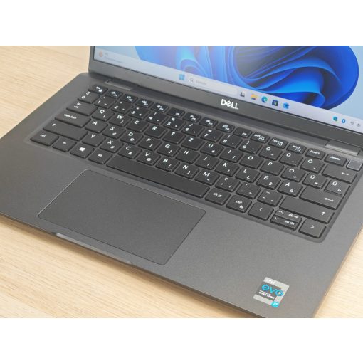 Dell Latitude 7420 Laptop + IRIS XE / i7-1185G7 / 16GB RAM / 256GB SSD / Magyar billentyűzet